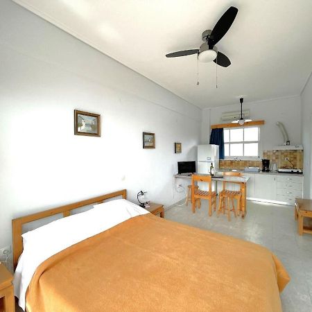 Avía Theodora Apartments מראה חיצוני תמונה