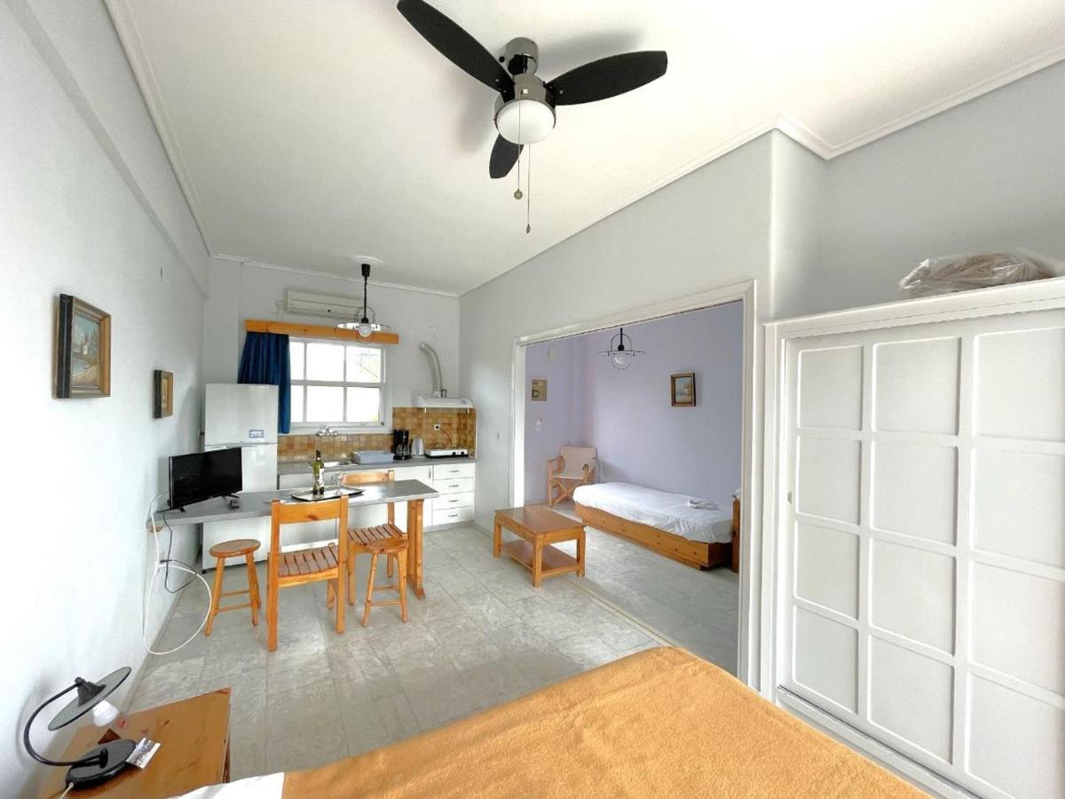 Avía Theodora Apartments מראה חיצוני תמונה