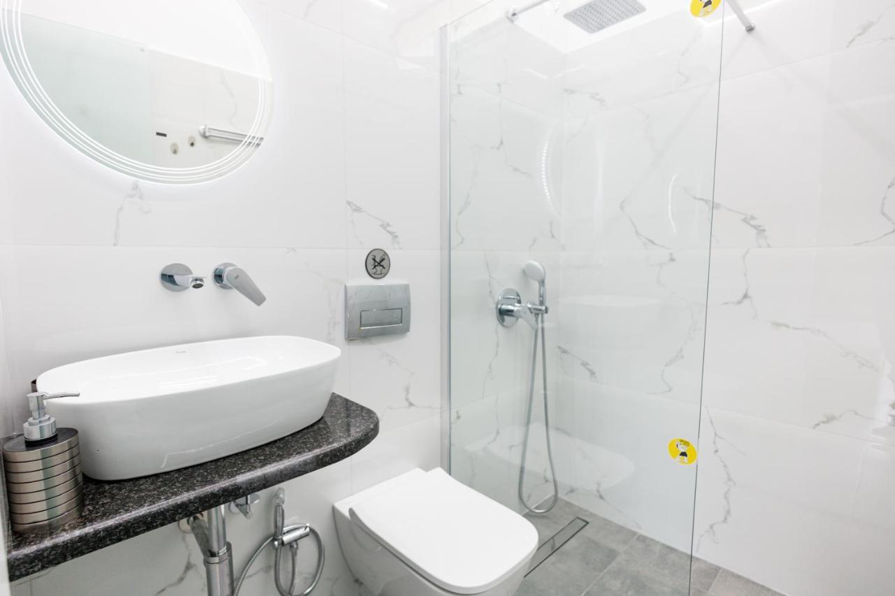 Avía Theodora Apartments מראה חיצוני תמונה