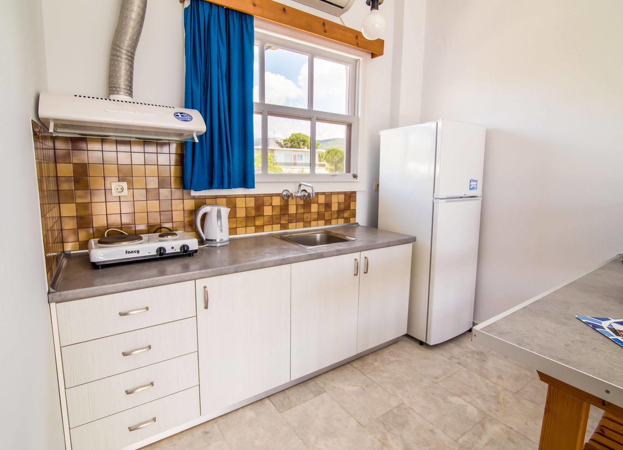 Avía Theodora Apartments מראה חיצוני תמונה